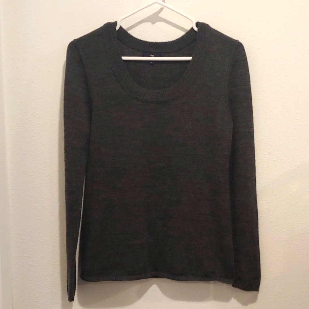 Gap grey gray wool sweater size large Womens.  78% wool